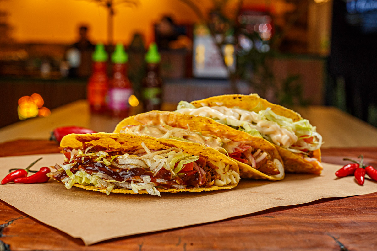 Fotografia gastronômica de tacos mexicanos